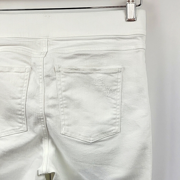SPANX Pull On High Rise Distressed Ankle Jeans with Raw Cuffs White Size Small - Picture 8 of 16
